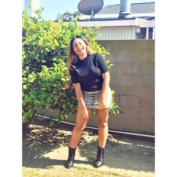 Plaid Skirt Forever 21–Worn Once! - Picture 3 of 9